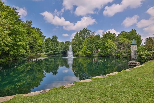 8640 Treeline Drive, Florence, KY 41042