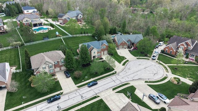 8640 Treeline Drive, Florence, KY 41042