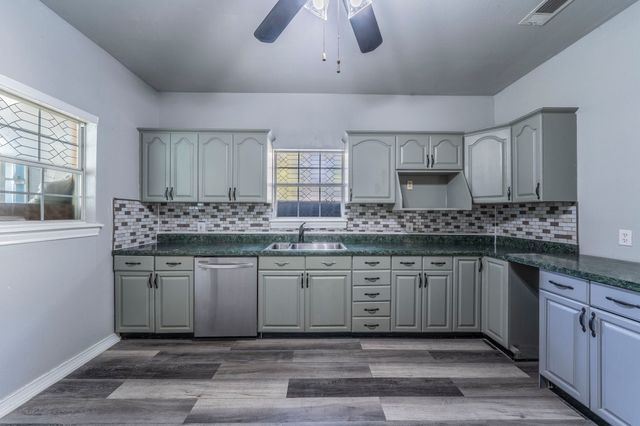 3224 S Adams Street, Fort Worth, TX 76110