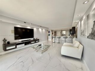 1770 NE 191st St 717-1, Miami, FL 33179