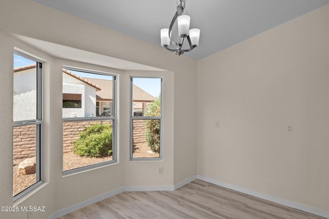 1993 E Desert Lark Pass, Green Valley, AZ 85614