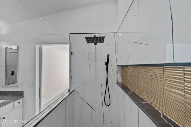 1993 E Desert Lark Pass, Green Valley, AZ 85614