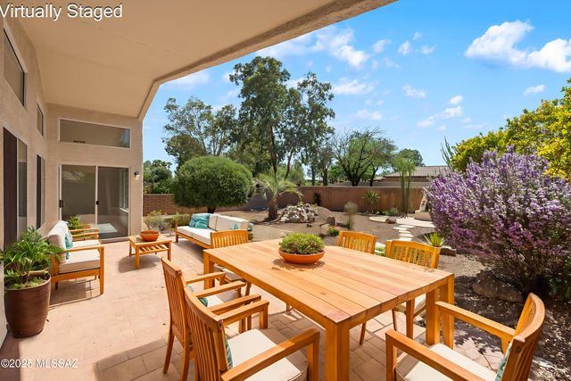 1993 E Desert Lark Pass, Green Valley, AZ 85614