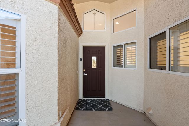 1993 E Desert Lark Pass, Green Valley, AZ 85614