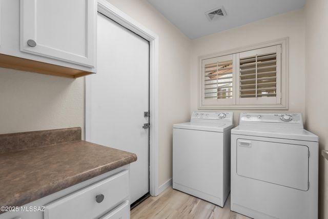 1993 E Desert Lark Pass, Green Valley, AZ 85614