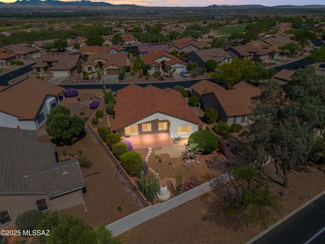 1993 E Desert Lark Pass, Green Valley, AZ 85614