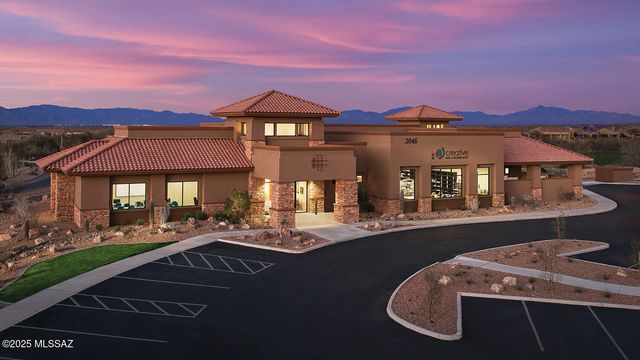 1993 E Desert Lark Pass, Green Valley, AZ 85614