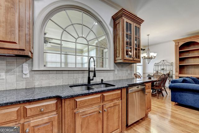 8910 Pinehurst Cove, Duluth, GA 30097