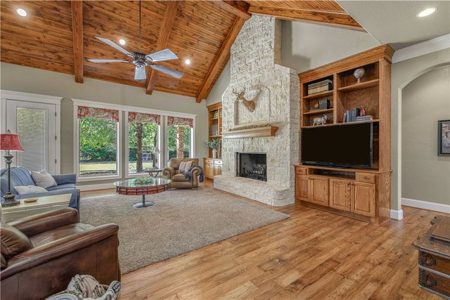 4691 River Valley Drive, Bryan, TX 77808