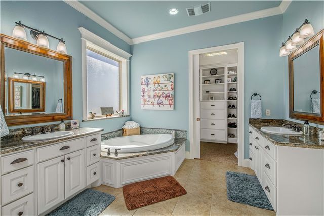 4691 River Valley Drive, Bryan, TX 77808