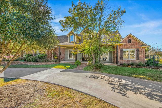 4691 River Valley Drive, Bryan, TX 77808