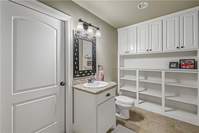 4691 River Valley Drive, Bryan, TX 77808