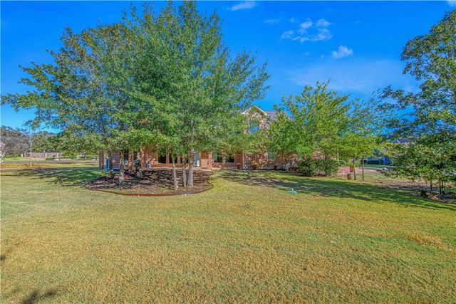 4691 River Valley Drive, Bryan, TX 77808