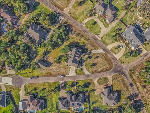 4691 River Valley Drive, Bryan, TX 77808