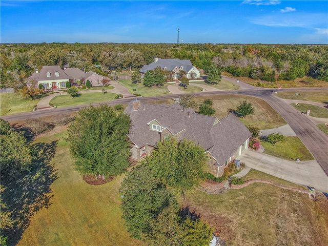 4691 River Valley Drive, Bryan, TX 77808