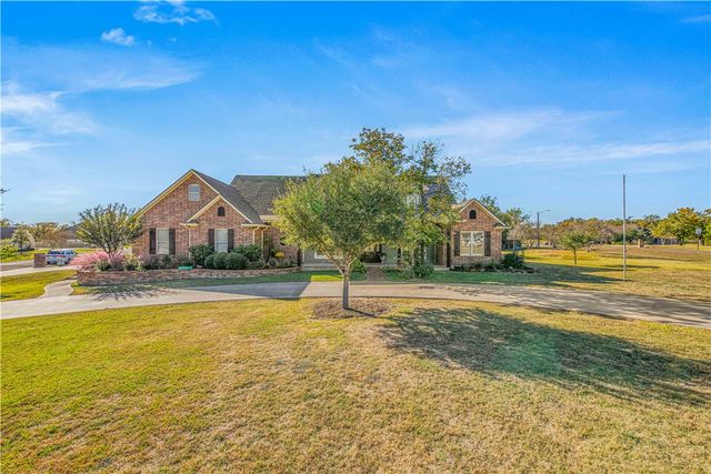4691 River Valley Drive, Bryan, TX 77808