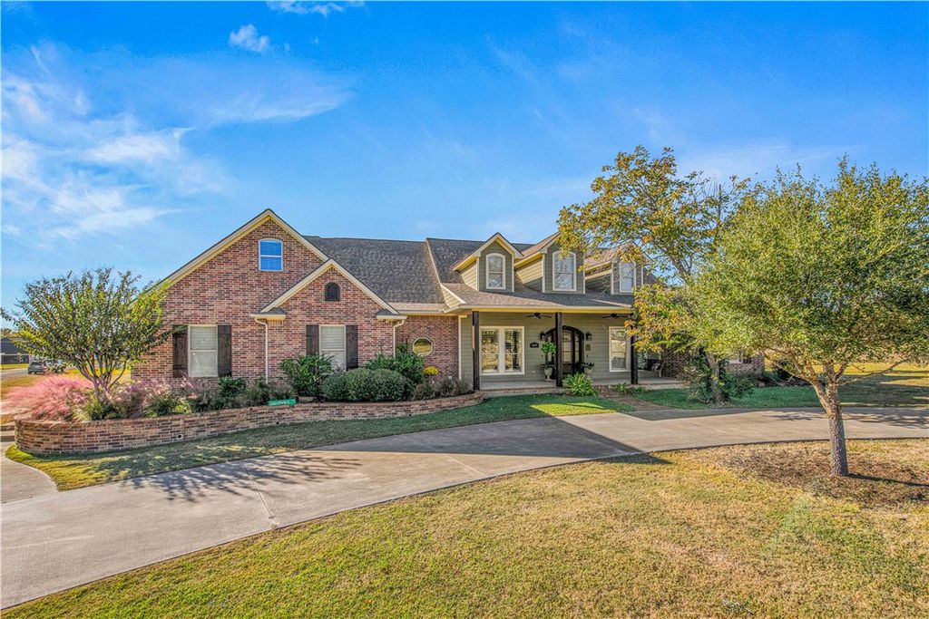 4691 River Valley Drive, Bryan, TX 77808