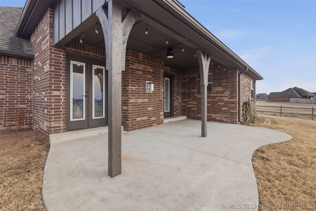 30204 S Gale Avenue, Inola, OK 74036