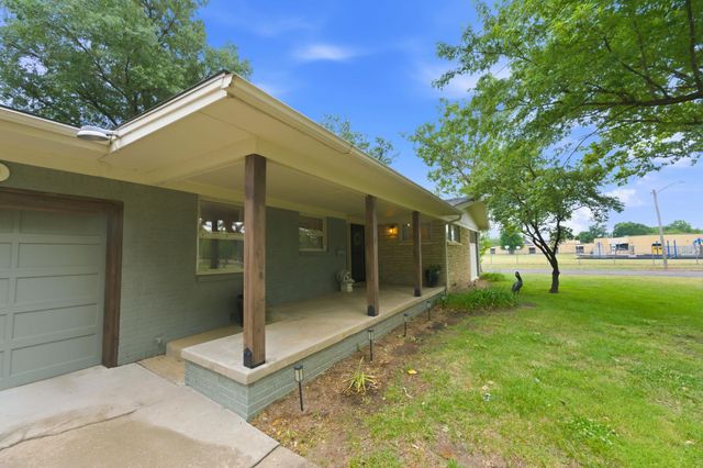 800 N Maus, Wichita, KS 67212