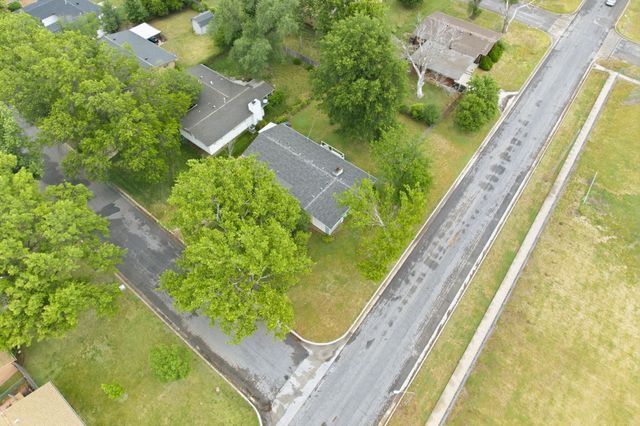 800 N Maus, Wichita, KS 67212