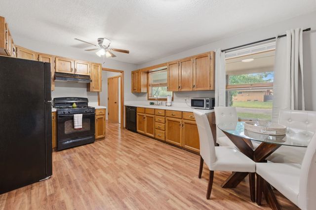 800 N Maus, Wichita, KS 67212