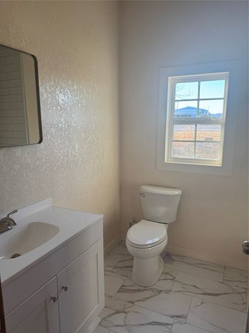 1107 W 3rd Street, Quanah, TX 79252