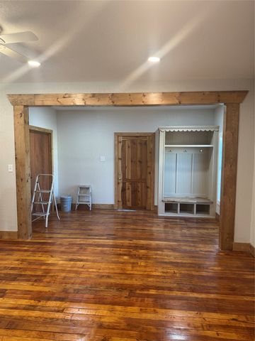 1107 W 3rd Street, Quanah, TX 79252