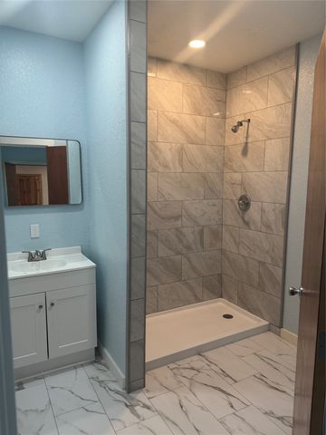 1107 W 3rd Street, Quanah, TX 79252