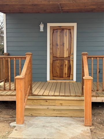 1107 W 3rd Street, Quanah, TX 79252