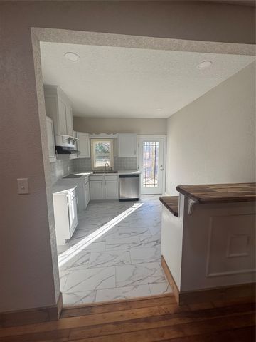 1107 W 3rd Street, Quanah, TX 79252