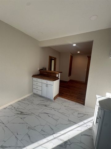 1107 W 3rd Street, Quanah, TX 79252