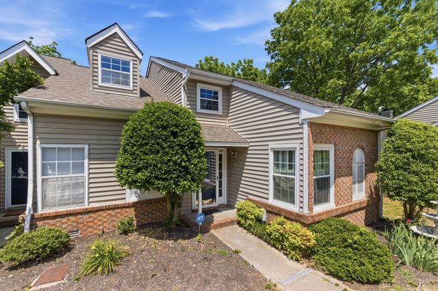 5230 Village Way, Nashville, TN 37211