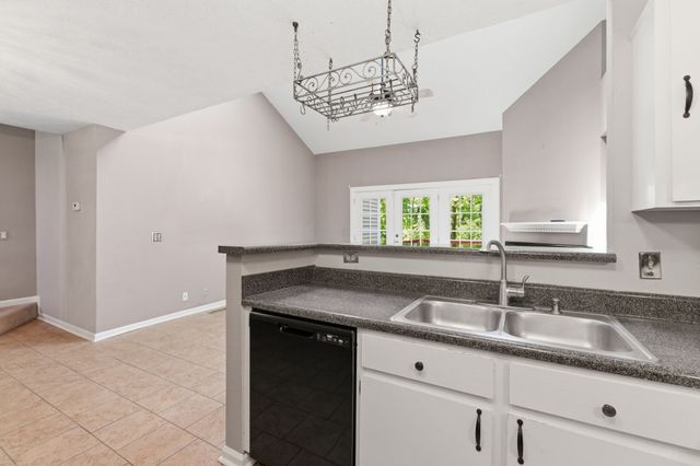 5230 Village Way, Nashville, TN 37211
