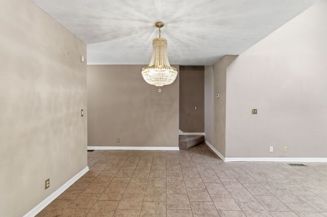 5230 Village Way, Nashville, TN 37211