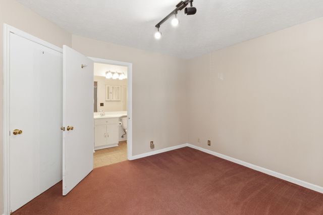 5230 Village Way, Nashville, TN 37211