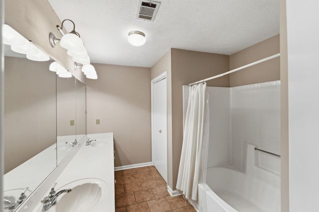 5230 Village Way, Nashville, TN 37211