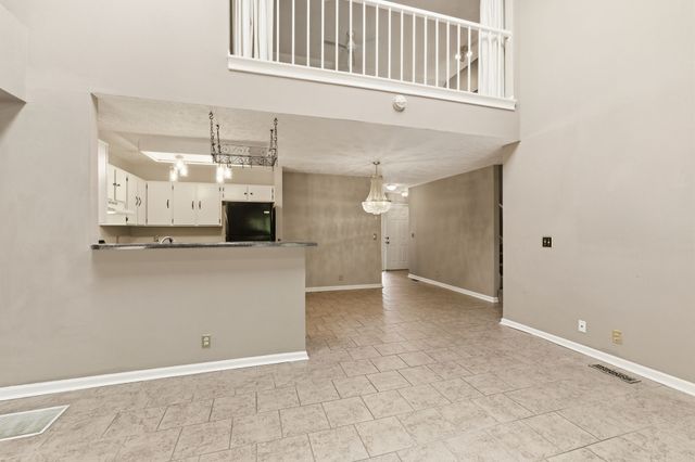 5230 Village Way, Nashville, TN 37211