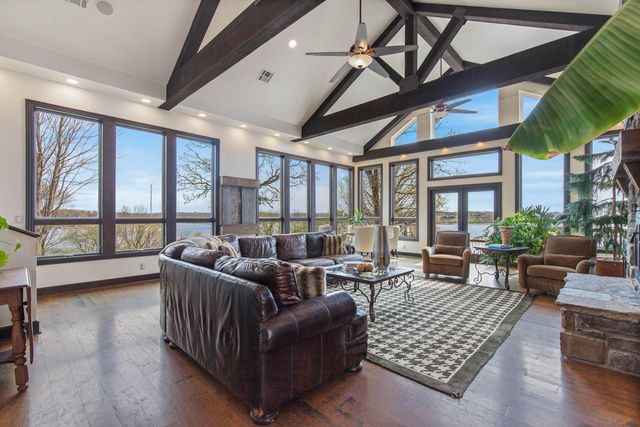 1446 Rockie Drive, Grove, OK 74344