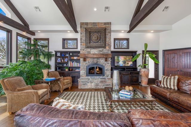 1446 Rockie Drive, Grove, OK 74344