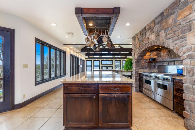 1446 Rockie Drive, Grove, OK 74344