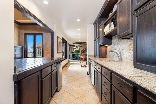 1446 Rockie Drive, Grove, OK 74344