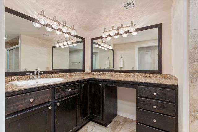 1446 Rockie Drive, Grove, OK 74344