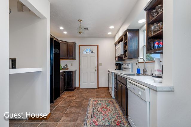 1446 Rockie Drive, Grove, OK 74344