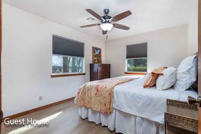 1446 Rockie Drive, Grove, OK 74344