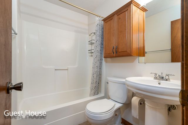 1446 Rockie Drive, Grove, OK 74344