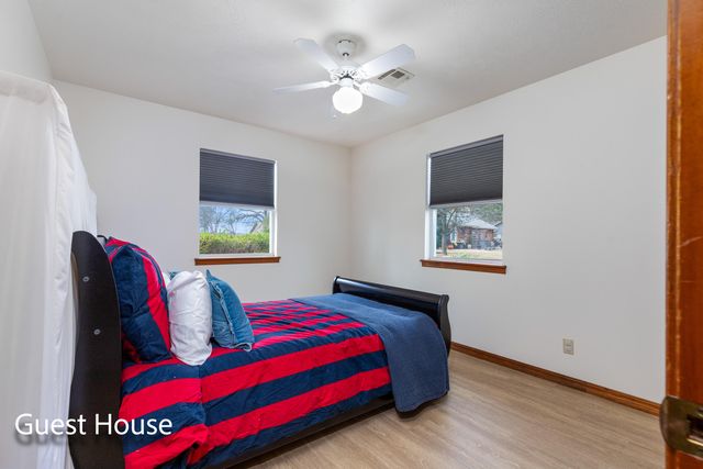 1446 Rockie Drive, Grove, OK 74344