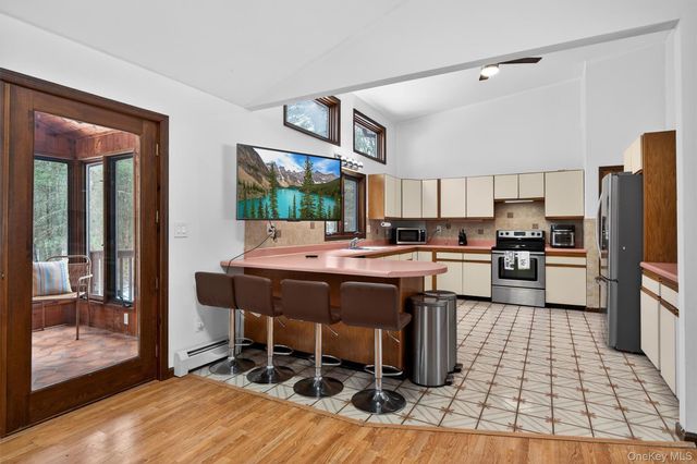 157 Old Forestburg Road, Sparrowbush, NY 12780