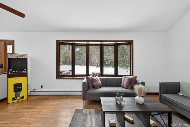 157 Old Forestburg Road, Sparrowbush, NY 12780