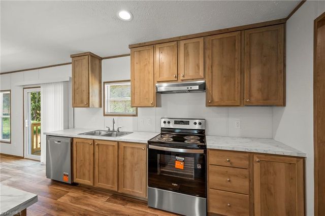 242 Old Thomasville Road, Winston-salem, NC 27107