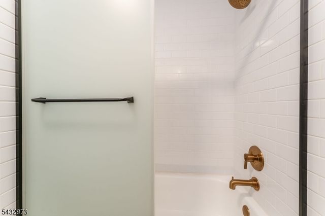 242 Laurel Court, Readington Twp., NJ 08889